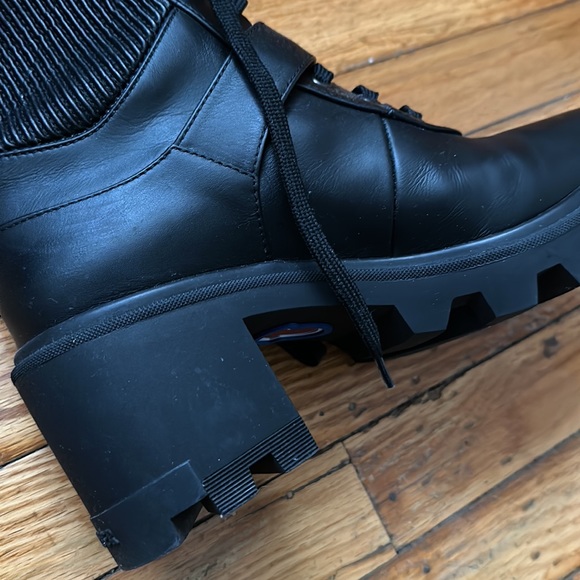 Moncler boots - Picture 5 of 13